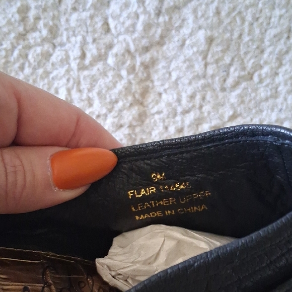 New Sam Edelman Black Leather Clogs with Chain and Buckle - Picture 4 of 5